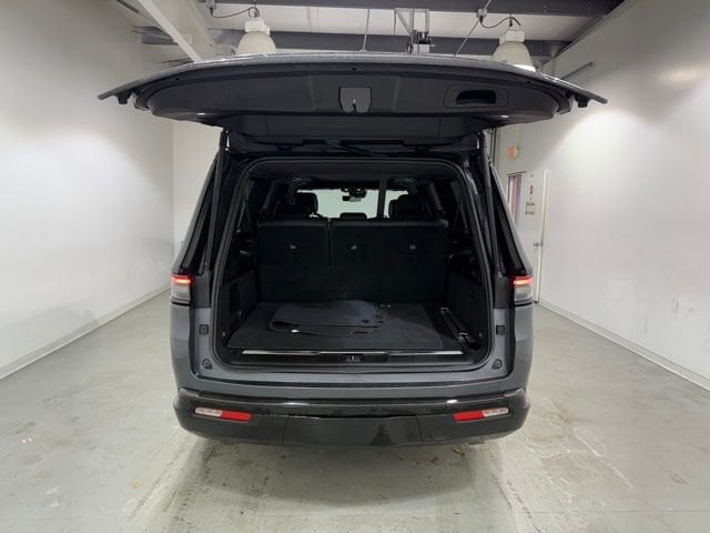 2024 Jeep Grand Wagoneer L Series II - Photo 8