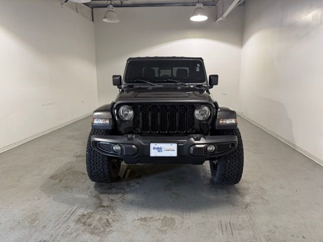 2022 Jeep Gladiator Willys Sport photo 2