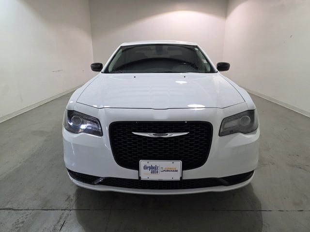 Used 2019 Chrysler 300 Touring with VIN 2C3CCAAG8KH601746 for sale in Charleston, IL