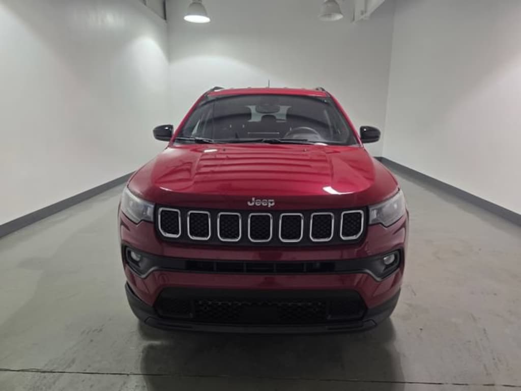 Used 2023 Jeep Compass Latitude 4x4 SUV