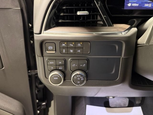 2026 Chevrolet Suburban Premier - Photo 21
