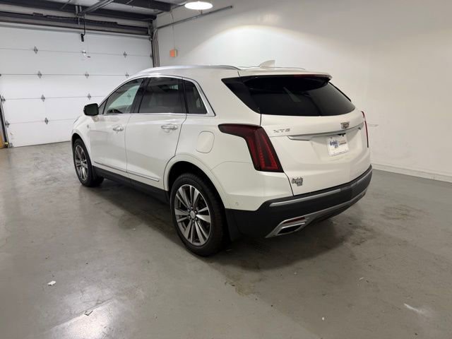 2021 Cadillac XT5 Premium Luxury photo 2