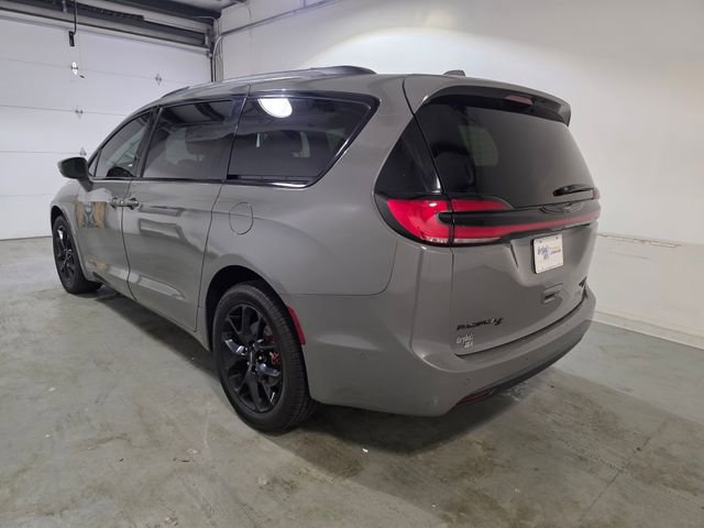 2021 Chrysler Pacifica Limited photo 4