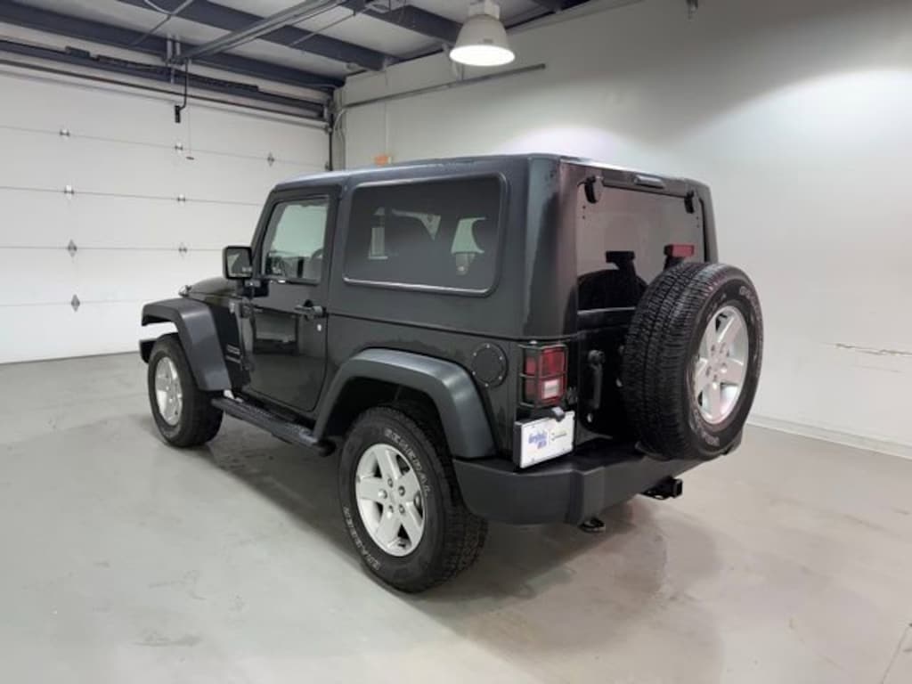 Used 2015 Jeep Wrangler Spor SUV
