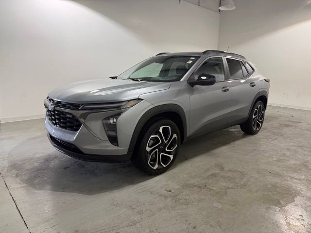 2024 Chevrolet Trax photo 2