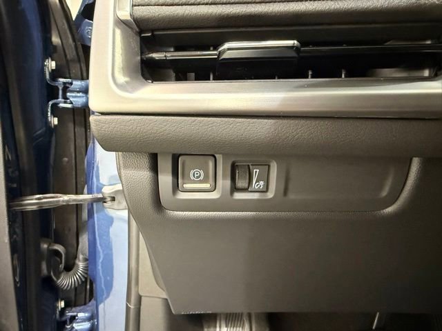 2025 Cadillac XT4 Premium Luxury - Photo 16