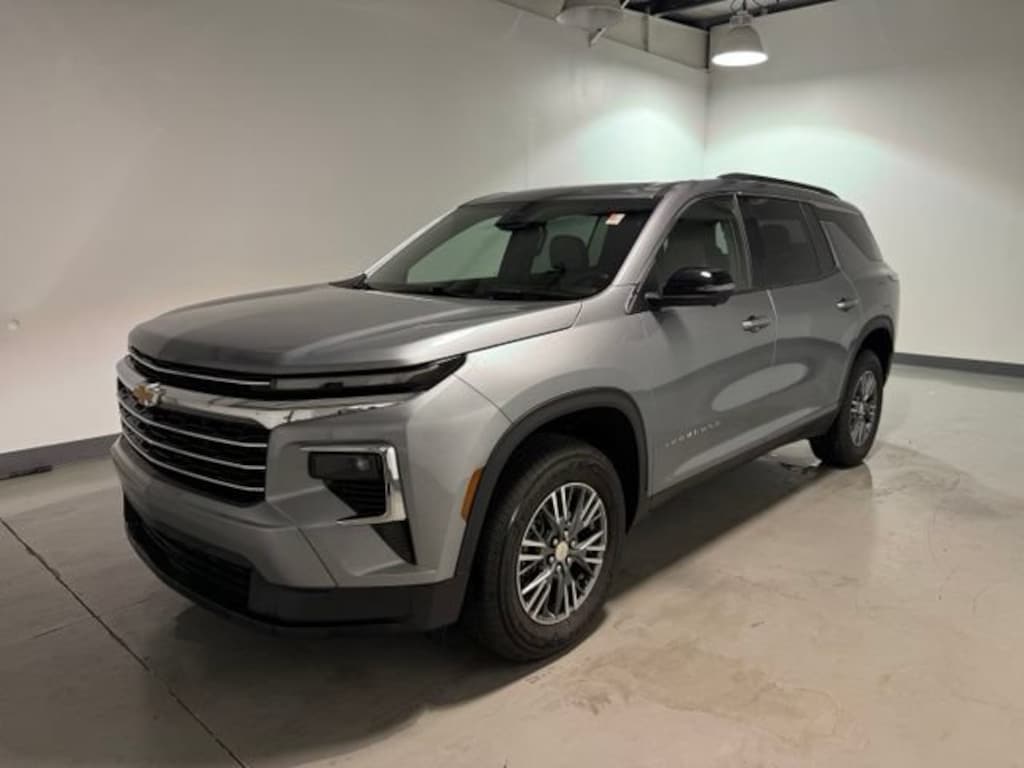 Used 2024 Chevrolet Traverse LT SUV