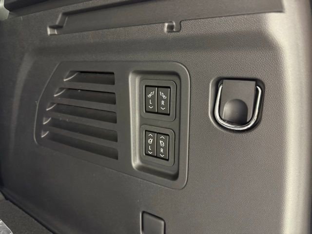 2026 Chevrolet Traverse High Country - Photo 10