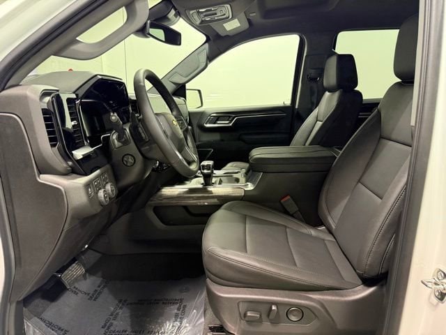2026 Chevrolet Silverado 1500 LTZ - Photo 14
