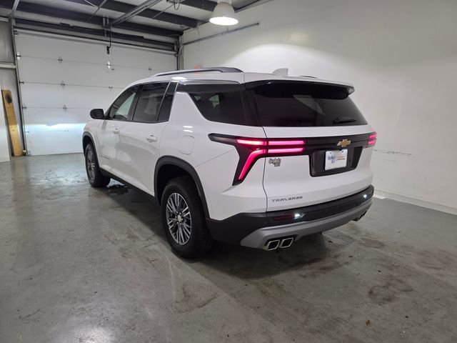 2025 Chevrolet Traverse photo 3