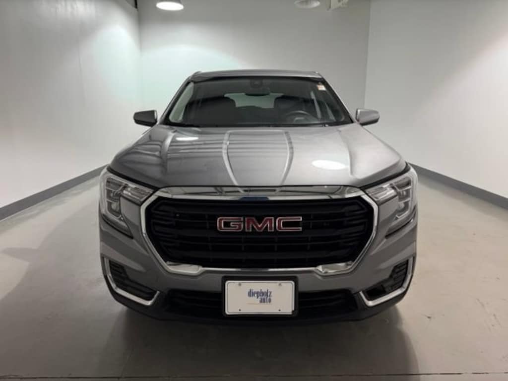 Used 2024 GMC Terrain SLE SUV