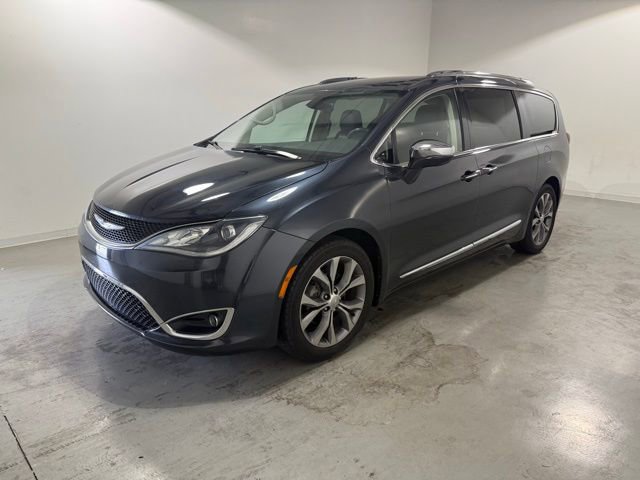 2019 Chrysler Pacifica Limited photo 2