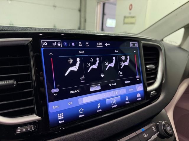 2022 Chrysler Pacifica Touring L - Photo 20