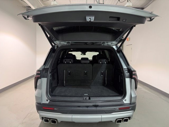 2025 Chevrolet Traverse LT - Photo 8