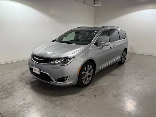 2020 Chrysler Pacifica Limited 35th Anniversary photo 2