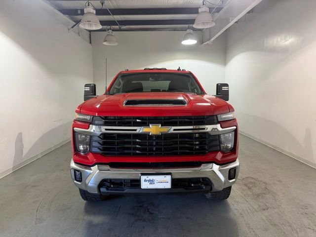 2024 Chevrolet Silverado 3500HD LT photo 2