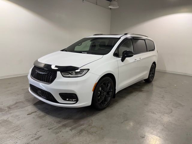 2025 Chrysler Pacifica Limited photo 2