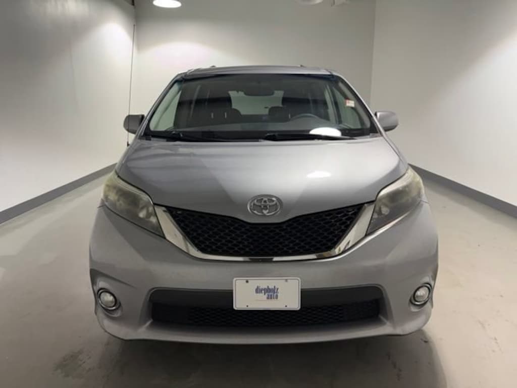 Used 2013 Toyota Sienna SE 8 Passenger Van