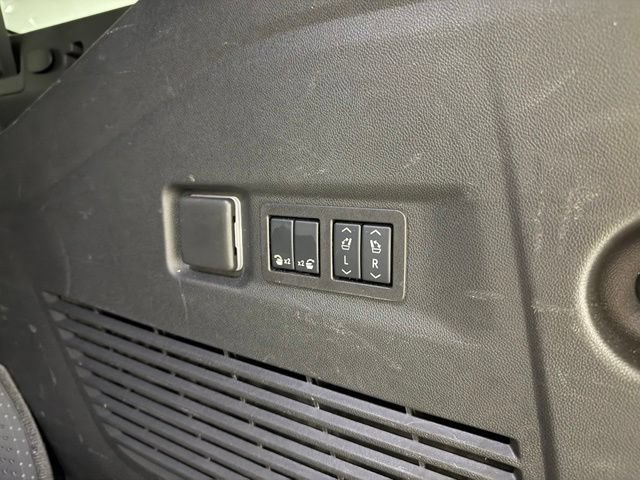 2026 Chevrolet Suburban Premier - Photo 10