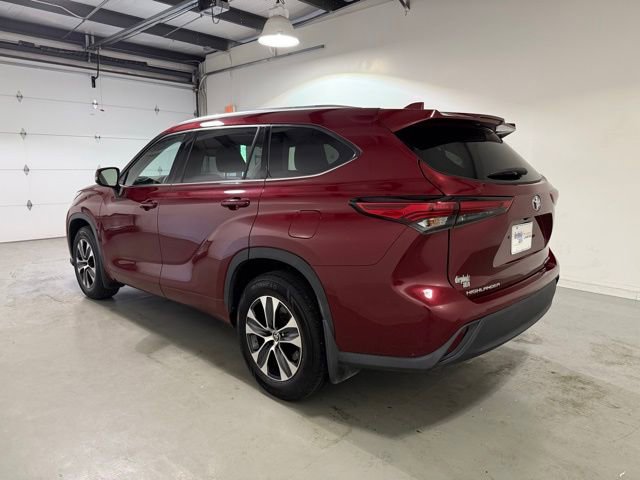 2021 Toyota Highlander XLE photo 4