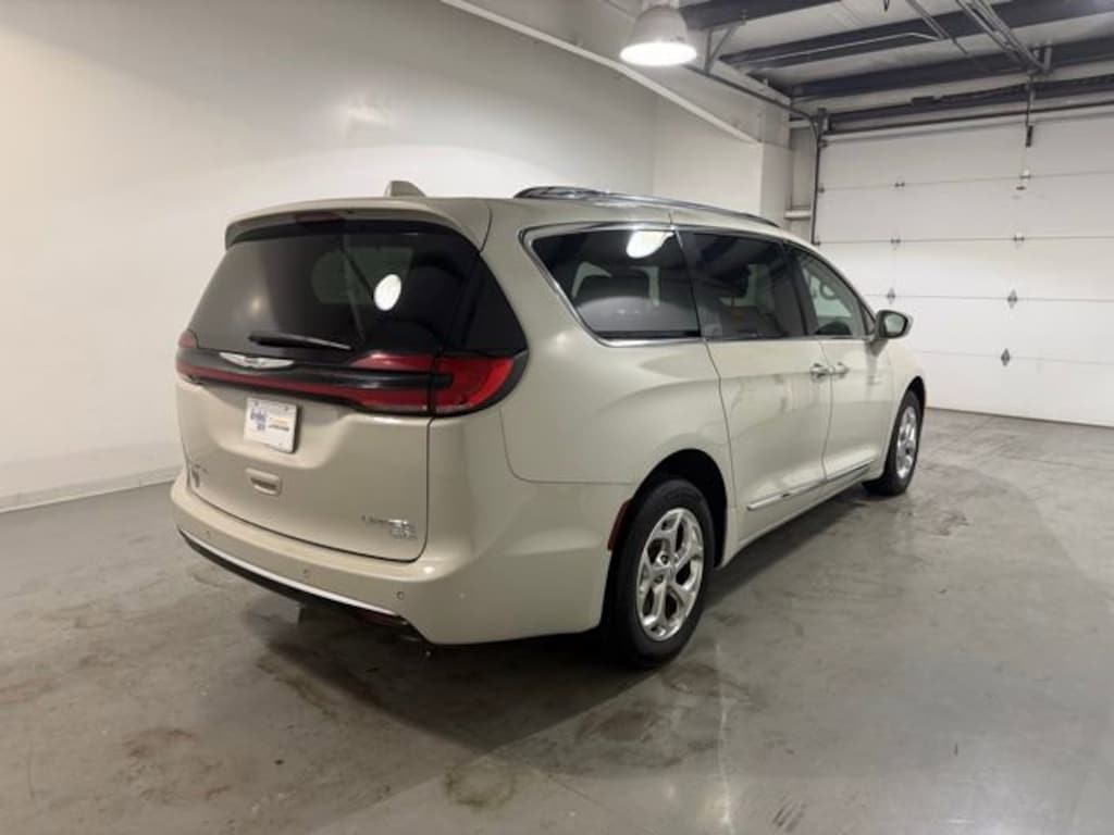 Used 2021 Chrysler Pacifica Limited Van Passenger Van