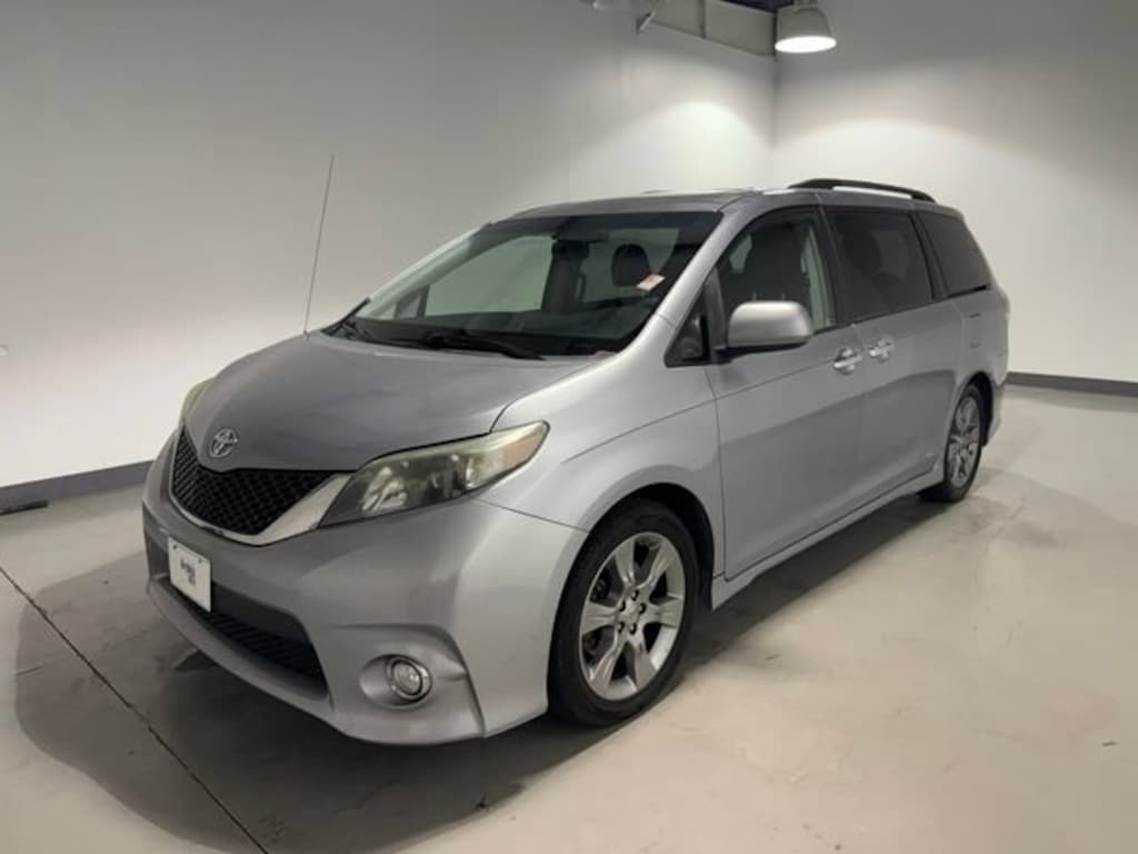 Used 2013 Toyota Sienna SE 8 Passenger Van