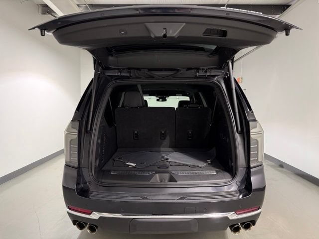 2026 Chevrolet Suburban Premier - Photo 8