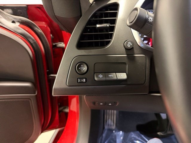 2018 Chevrolet Corvette 2LT - Photo 17