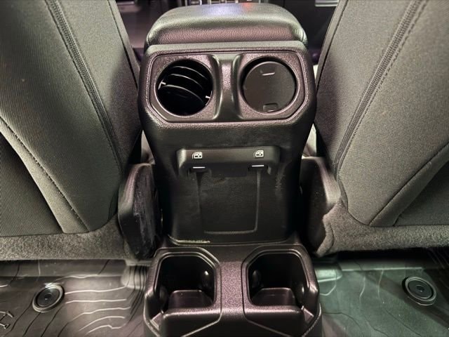 2022 Jeep Wrangler Unlimited Altitude - Photo 24