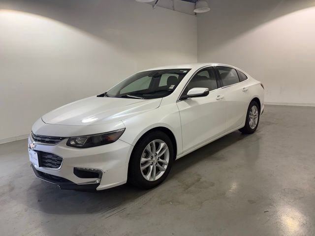 2017 Chevrolet Malibu 1LT photo 2