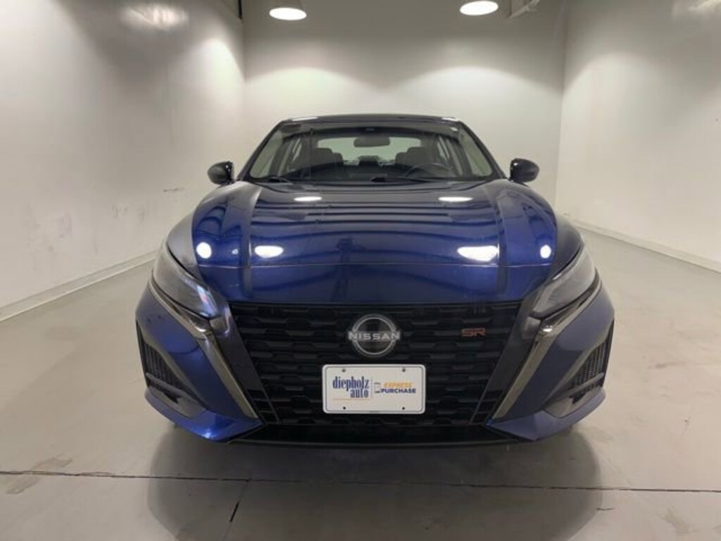 Used 2023 Nissan Altima SR FWD Sedan