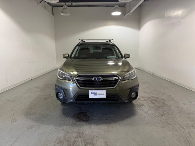 2019 Subaru Outback Touring photo 2