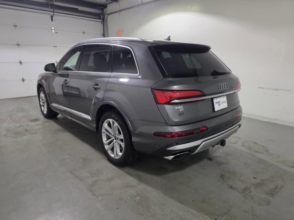 Used 2025 Audi Q7 Premium SUV
