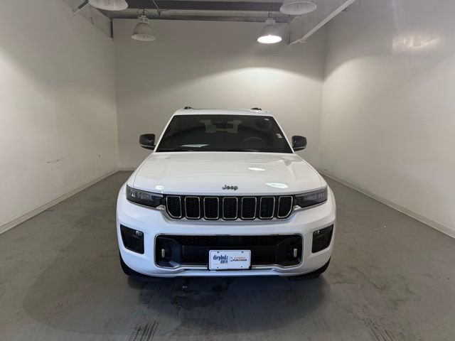 2023 Jeep Grand Cherokee Overland photo 2