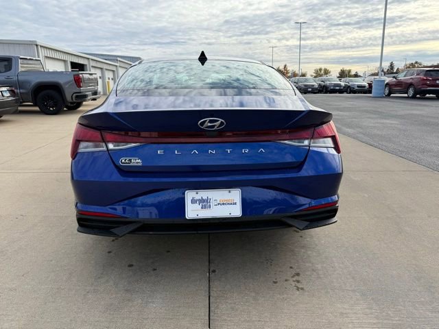 2021 Hyundai Elantra SE photo 3
