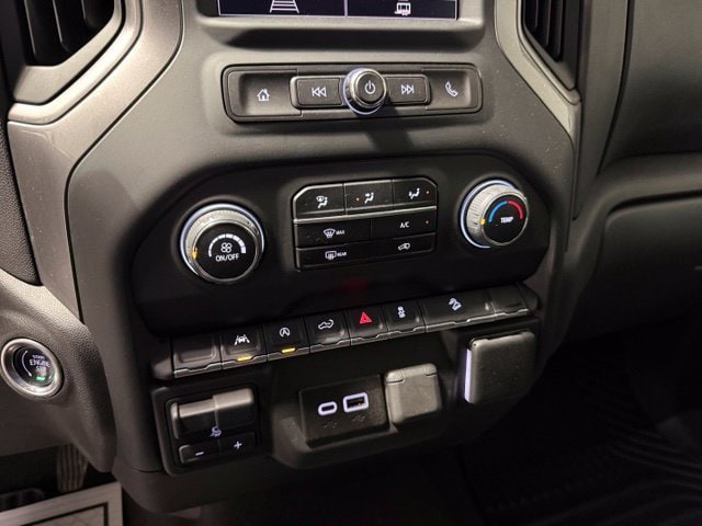 2024 Chevrolet Silverado 1500 Custom - Photo 16