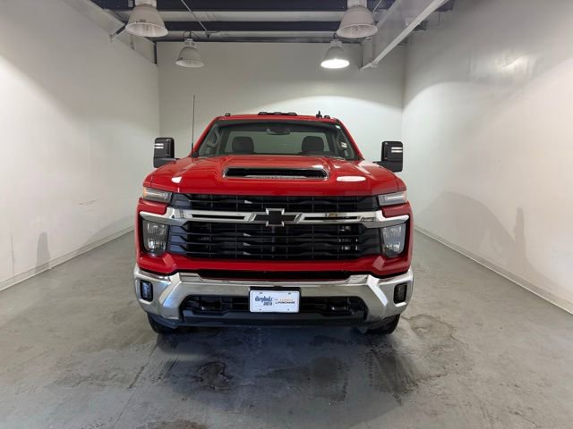 2025 Chevrolet Silverado 3500HD LT photo 2