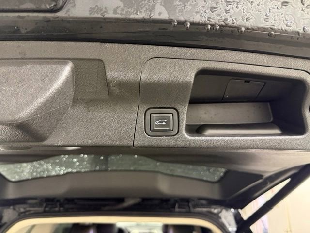 2020 GMC Acadia Denali - Photo 9