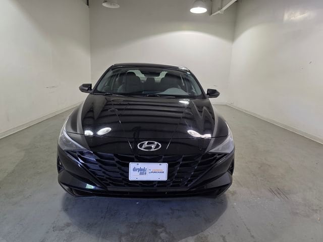 Used 2023 Hyundai Elantra SEL with VIN 5NPLM4AG4PH104573 for sale in Charleston, IL