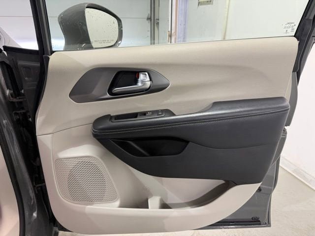 2022 Chrysler Pacifica Touring L - Photo 28