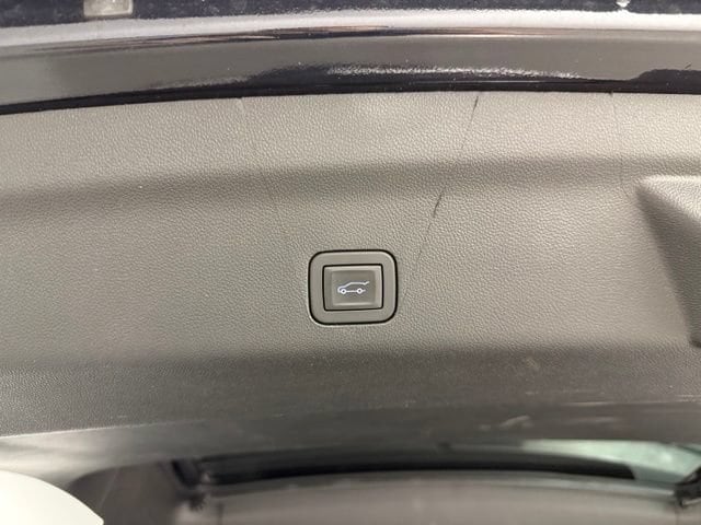 2026 Chevrolet Suburban Premier - Photo 9