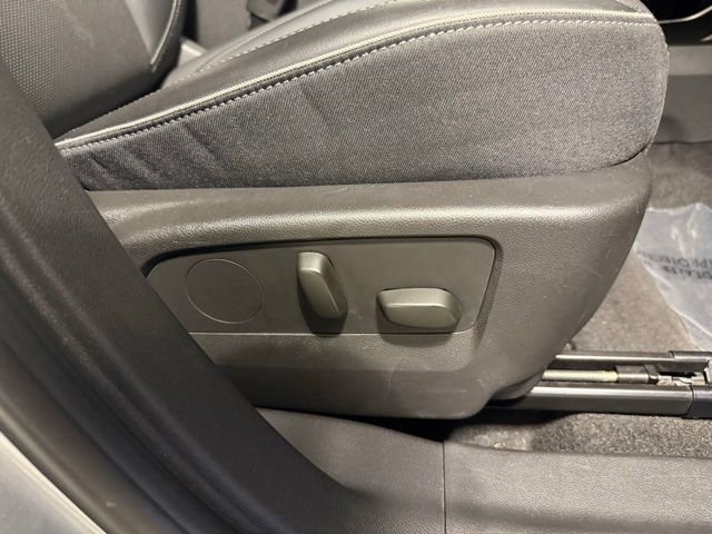 2023 Buick Envision Essence - Photo 30