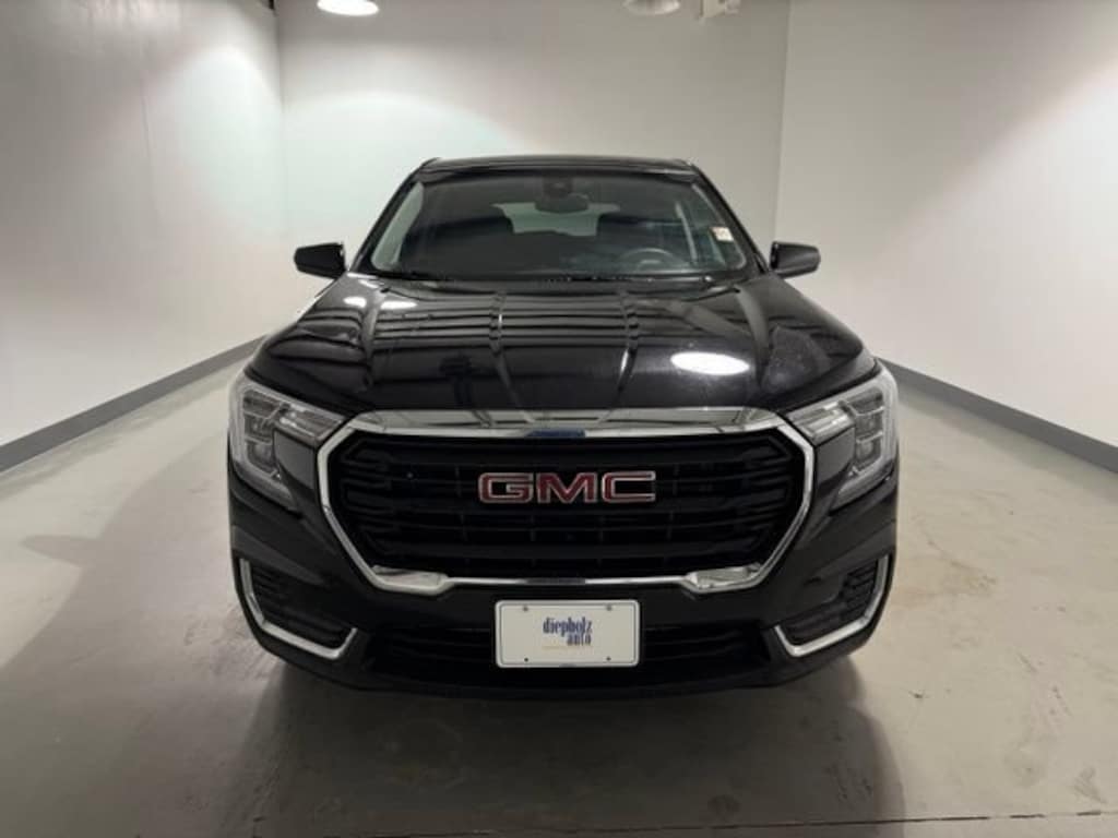 Used 2024 GMC Terrain SLE SUV