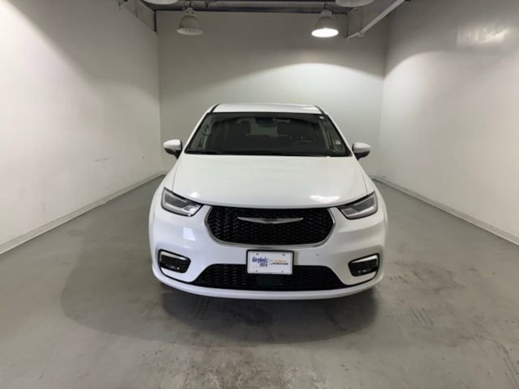 Used 2023 Chrysler Pacifica Touring L Van Passenger Van