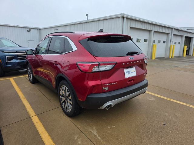 2020 Ford Escape Titanium Hybrid photo 3