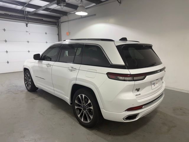 2023 Jeep Grand Cherokee Overland photo 4