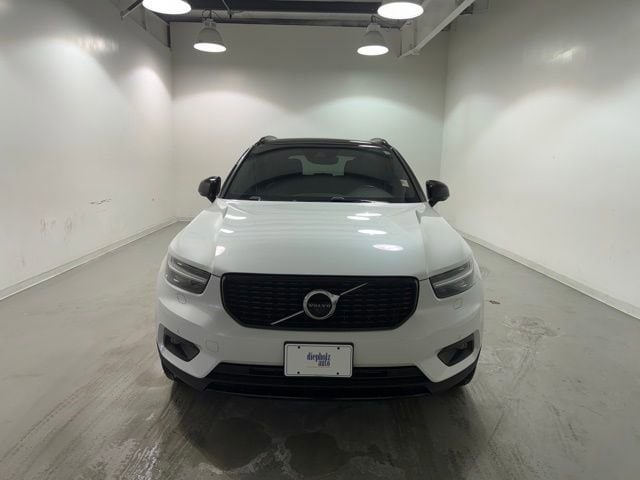 Used 2021 Volvo XC40 R-Design with VIN YV4162UM8M2401444 for sale in Charleston, IL