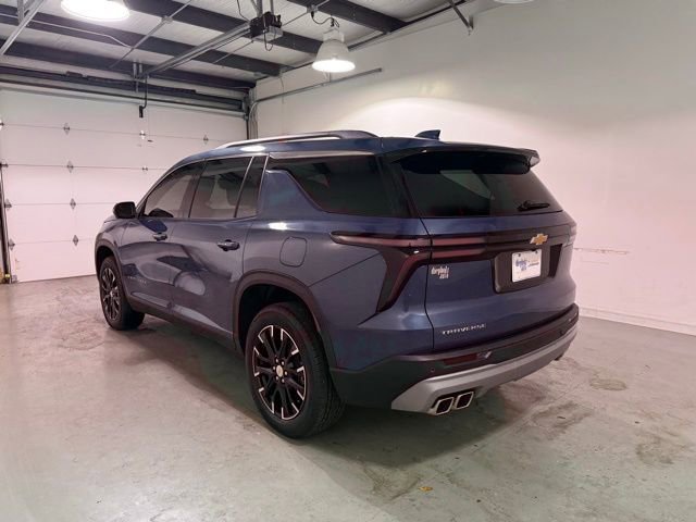 2025 Chevrolet Traverse photo 3