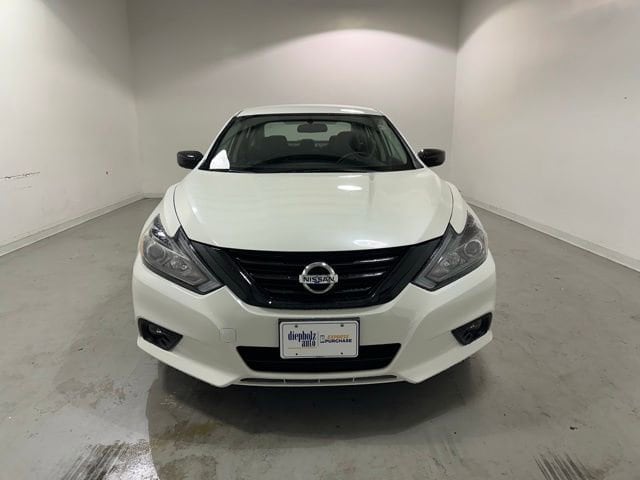 Used 2018 Nissan Altima SR with VIN 1N4AL3AP0JC262616 for sale in Charleston, IL