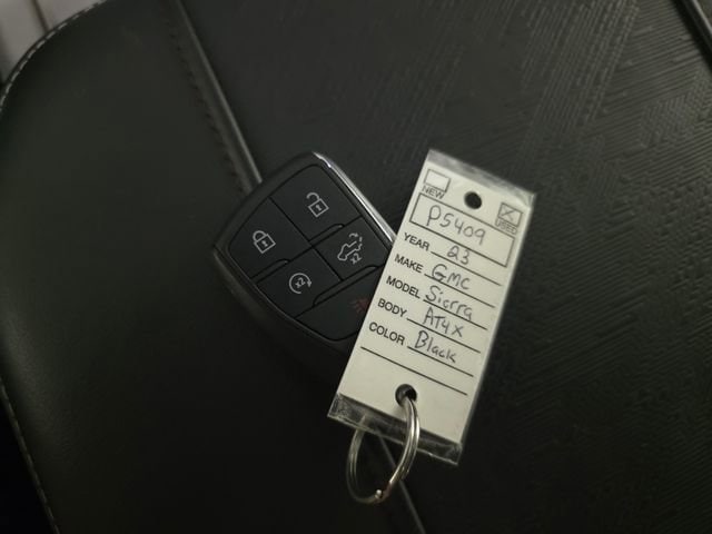 2023 GMC Sierra 1500 AT4X - Photo 26